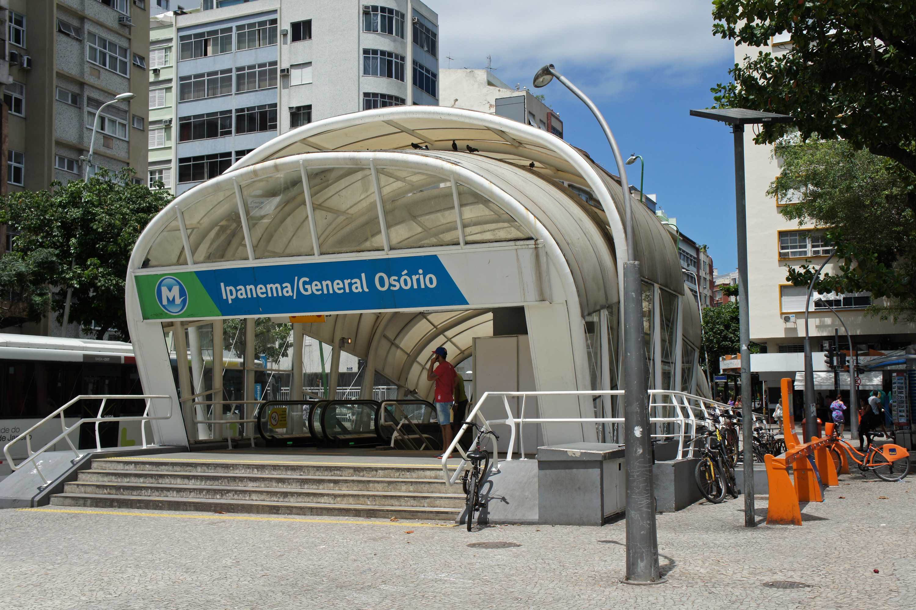 Ipanema/General Osorio Metro station
