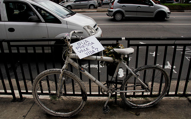 891840_protesto-ciclista-sp