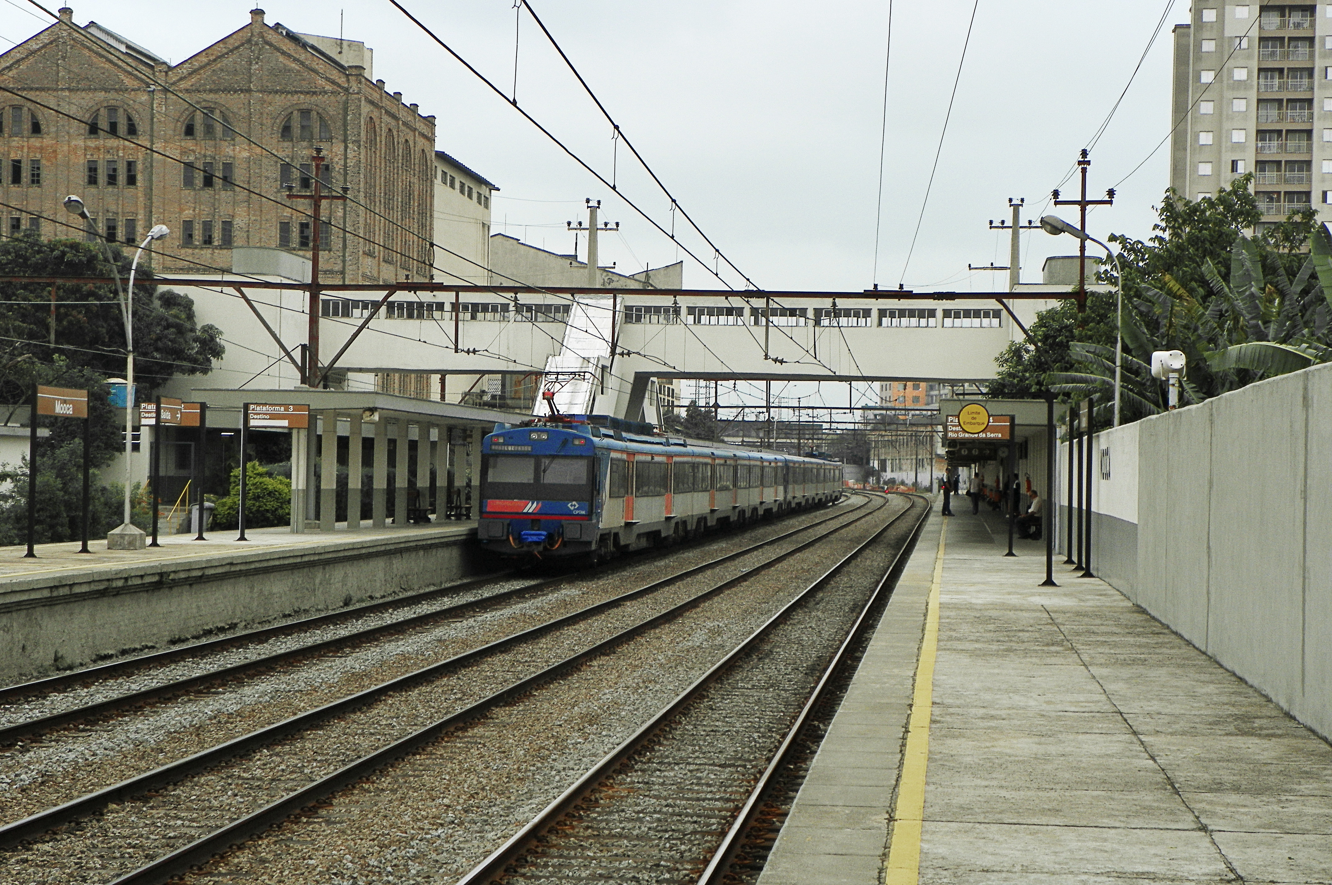 Metrô e CPTM divulgam licitação para concessão de uso de área comercial na  Estação Brás