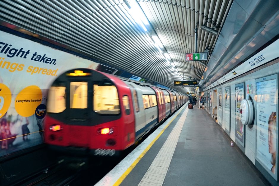Metrô de Londres transporta três milhões de pessoas por dia