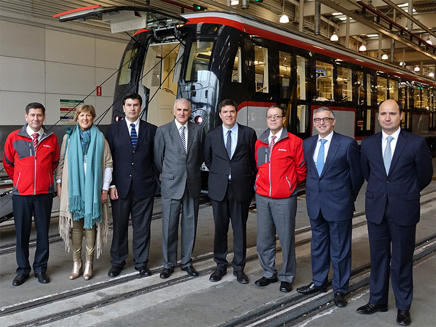 Autoridades Chilenas estiveram na Espanha para a companhar a finalização do primeiro trem
