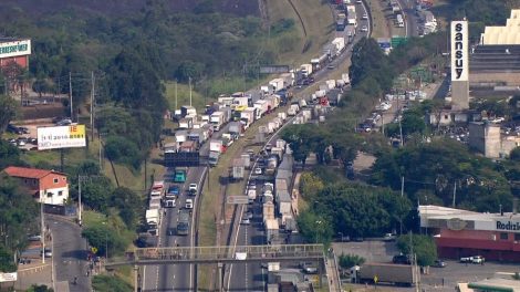 Rodovia Régis Bittencourt e Rodoanel lentidão por conta de obras