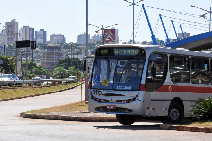 ônibus do Rio são lacrados
