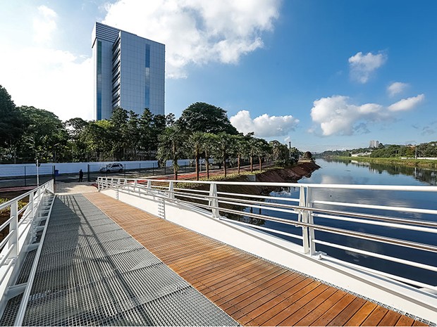 Ponte móvel dá acesso a estação da CPTM e ciclovia (Foto: Bayer/divulgação)