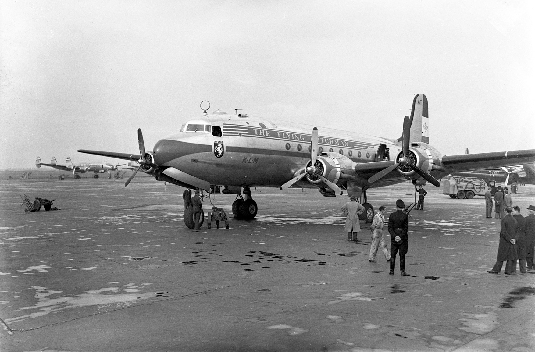 1946 – primeiro voo para o Brasil
