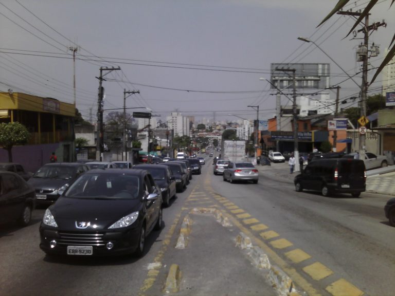 Ocorrência policial fecha a Avenida Corifeu de Azevedo Marques nesta
