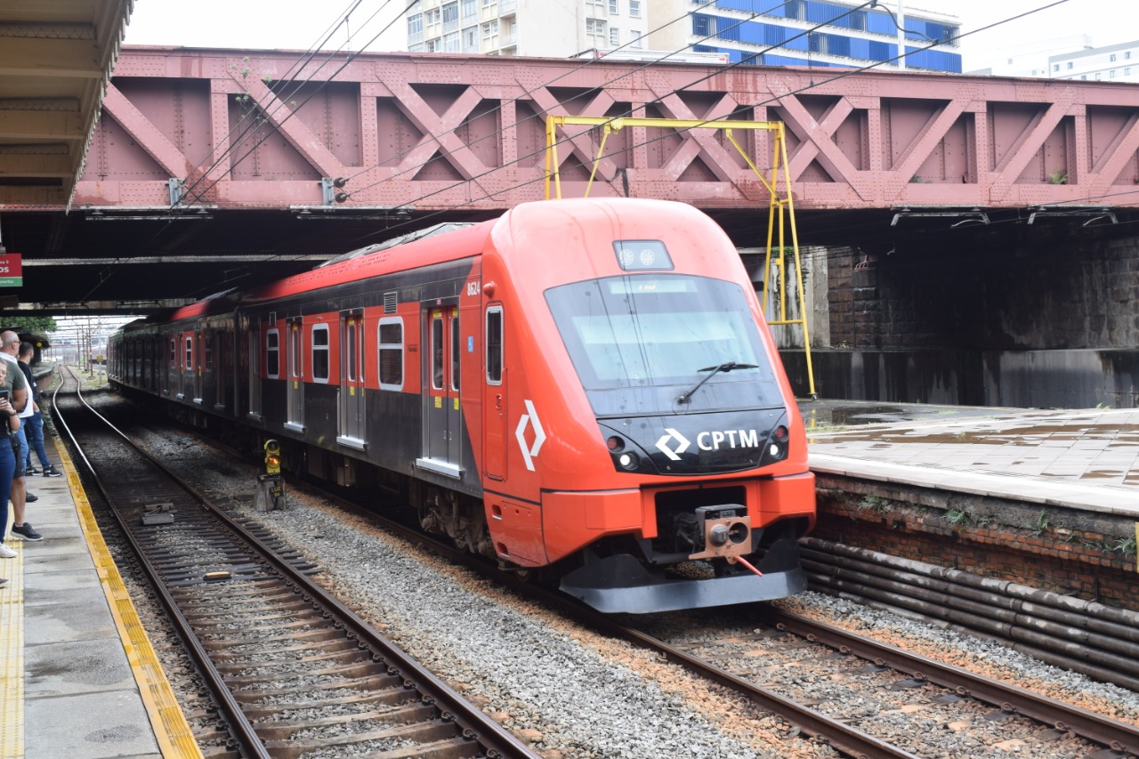 Chuva interrompe duas linhas da CPTM neste sábado (23) 