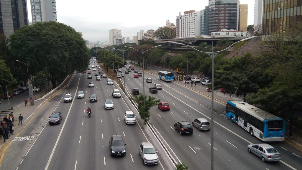 Avenida 23 de Maio tem trânsito lento nesta quinta (30) após acidente Via Trolebus Avenida 23 de Maio tem trânsito lento nesta quinta (30) após acidente Via Trolebus
