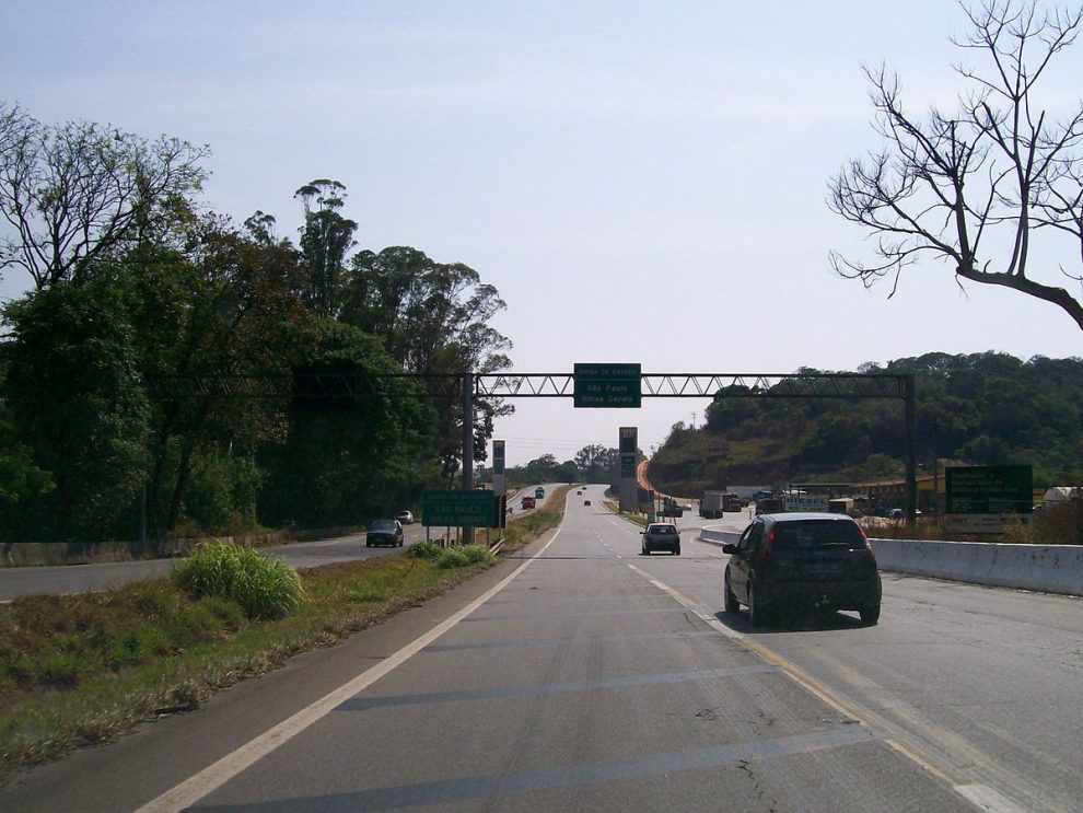 Obras provocam lentidão na Rodovia Fernão Dias em Extrema