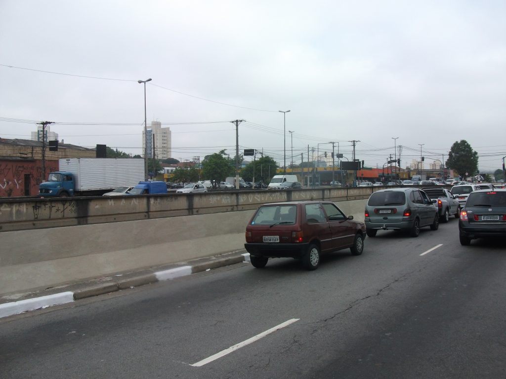 Avenida Aricanduva e Rio das Pedras com congestionamento nesta terça