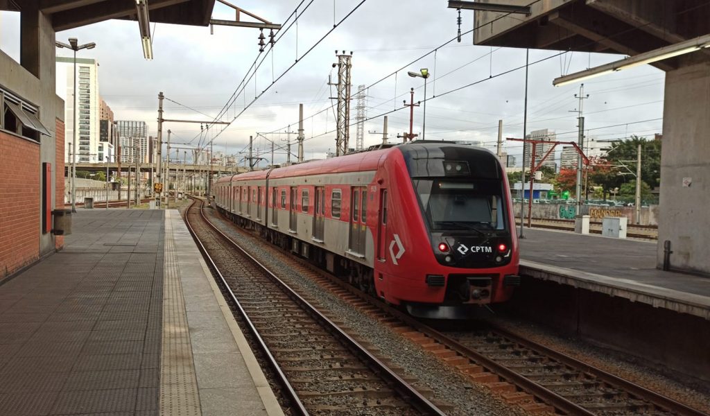 CPTM instala redutores de vão entre trem e plataforma na estação Brás -  ANPTrilhos