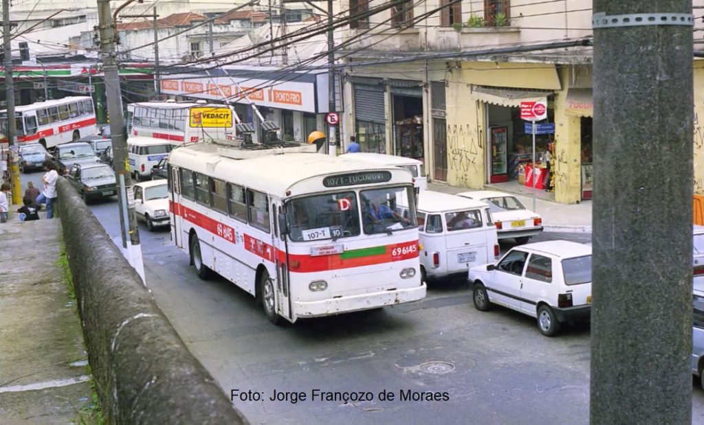 Como chegar até Acre Clube em Tucuruvi de Ônibus, Metrô ou Trem?