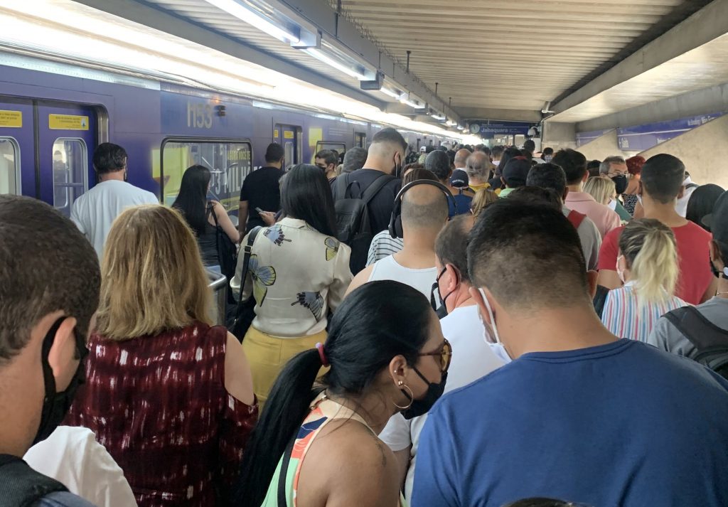 Como chegar até Playeasy em Consolação de Ônibus, Metrô ou Trem?