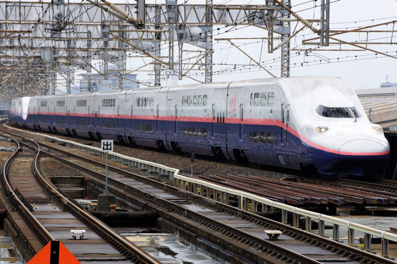 “柯南列车”在日本JR鸟取站新装亮相