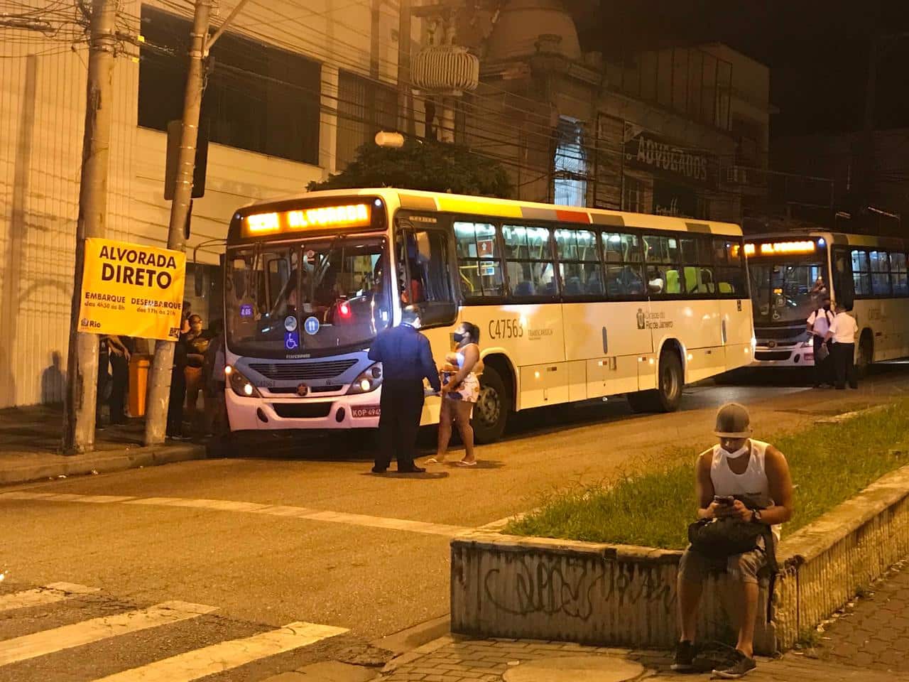 Greve de ônibus no Rio reunião termina sem acordo