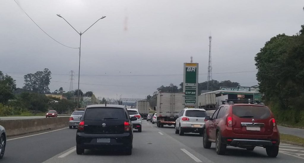 Como está o trânsito na Rodovia Fernão Dias?