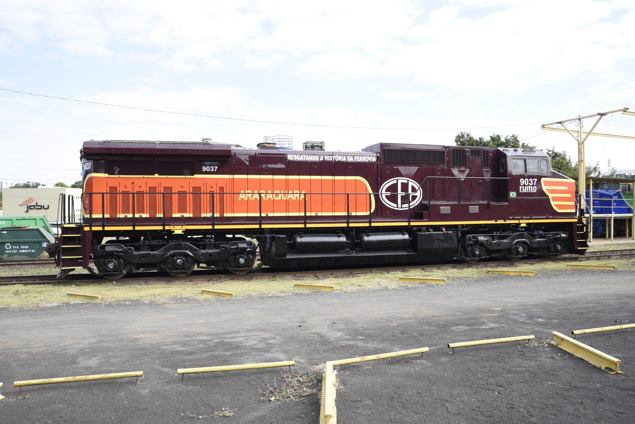 Train Da Rumo Locomotiva da Rumo é repaginada em homenagem a ferrovia de 1895