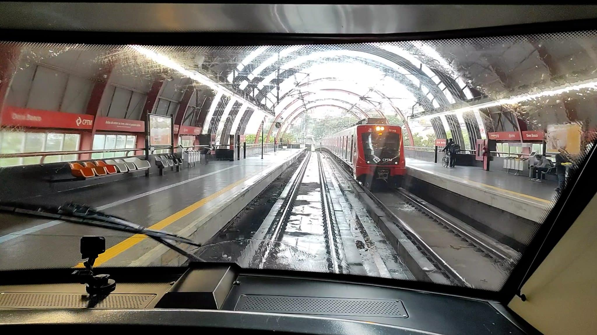 Como chegar até Linha 11 Coral - Estudantes / Luz em Brás de Ônibus, Metrô  ou Trem?